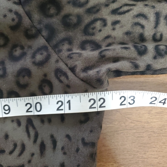 Vintage Notations Womens Leopard Print Button-Up Shirt Size M Safari Soft Casual - Picture 4 of 9